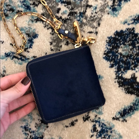 Great condition Tory Burch wristlet navy and calf - Picture 4 of 6
